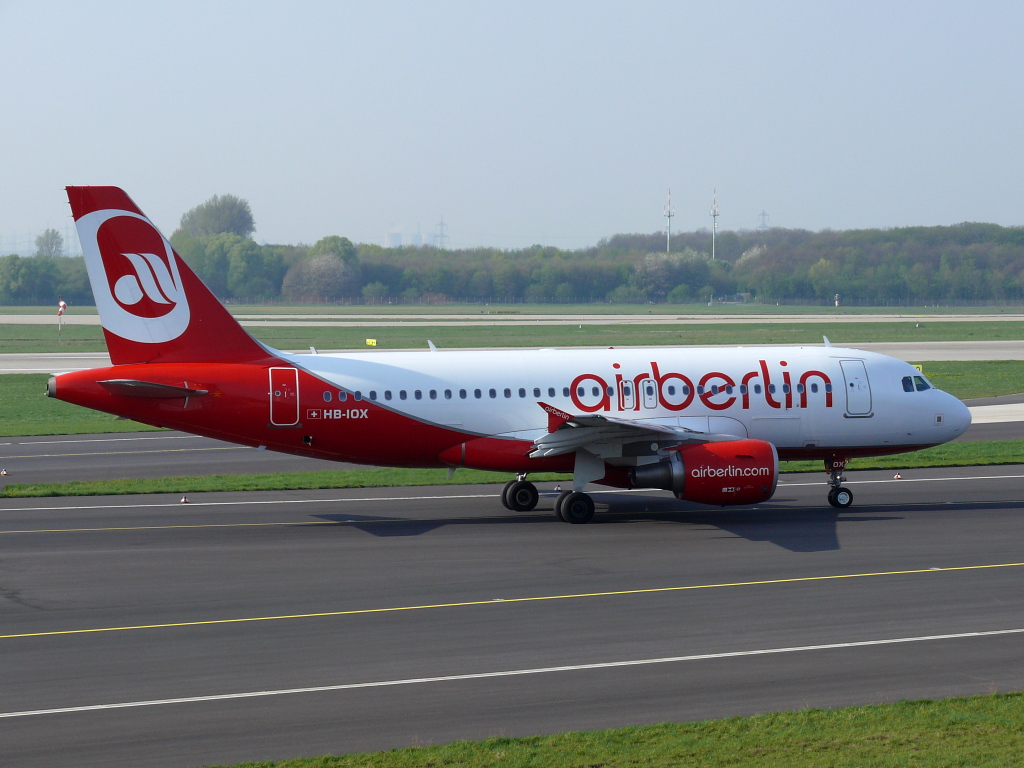 Air Berlin (Belair); HB-IOX; Airbus A319-112. Flughafen Dsseldorf. 08.04.2011.