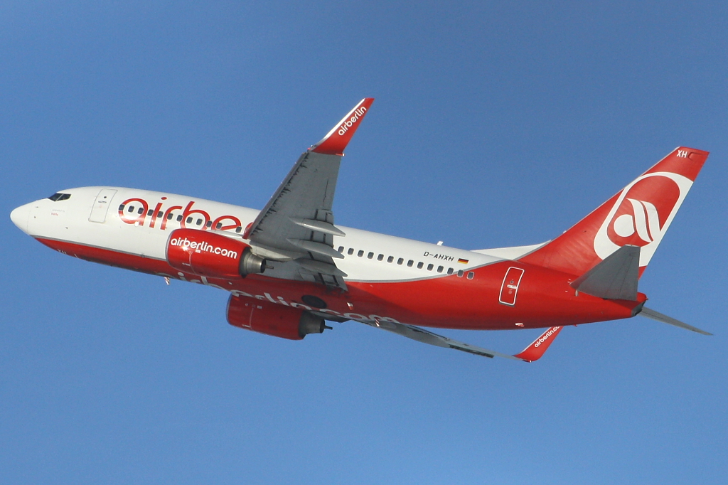 Air Berlin 
Boeing 737-7K5 
D-AHXH 
Stuttgart
18.12.10