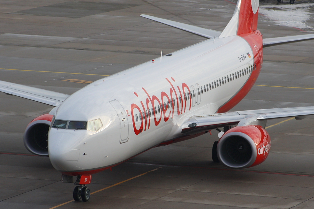Air Berlin 
Boeing 737-86J 
D-ABKP 
Stuttgart 
28.11.10 

