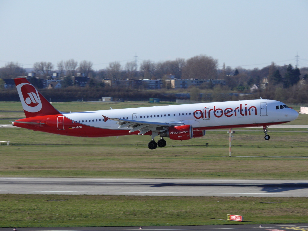Air Berlin; D-ABCB; Airbus A321-211. Flughafen Dsseldorf. 19.03.2011.