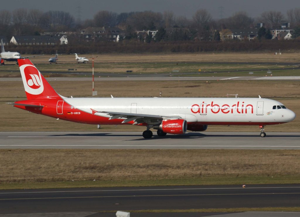 Air Berlin, D-ABCB (aktuelle AB-Lackierung), Airbus A 321-200, 2010.03.03, DUS, Dsseldorf, Germany