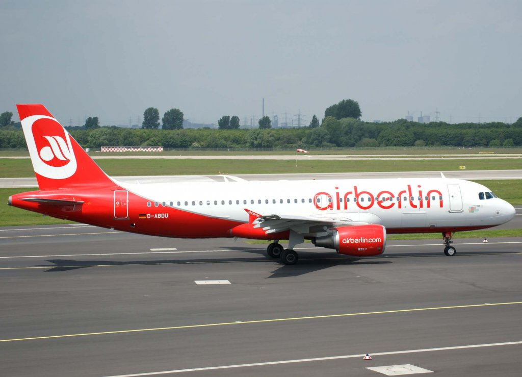 Air Berlin, D-ABDU (aktuelle AB-Lackierung), Airbus A 320-200 (Schwelm/Ruhr 2010), 2010.05.24, DUS, Dsseldorf, Germany