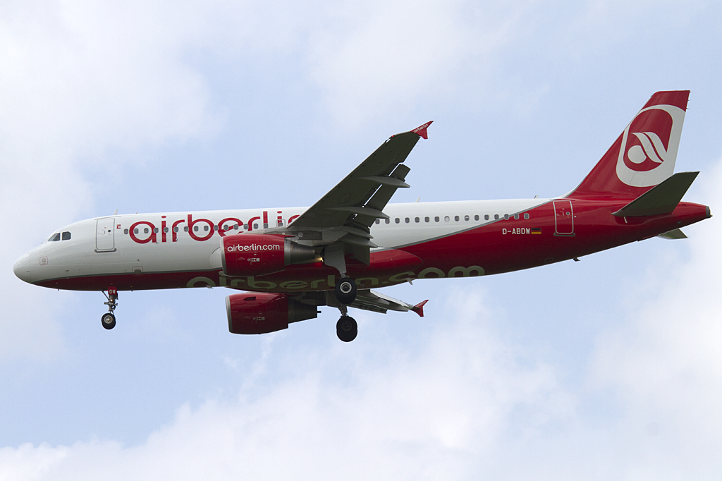 Air Berlin, D-ABDW, Airbus, A320-214, 07.06.2010, SXF, Berlin-Schnefeld, Germany 


