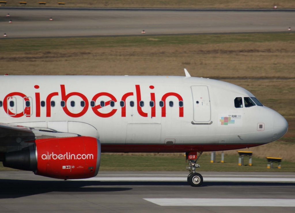 Air Berlin, D-ABDX (Selm/Ruhr 2010)(aktuelle-AB-Lackierung), Airbus A 320-200, 2010.03.03, DUS, Dsseldorf, Germany
