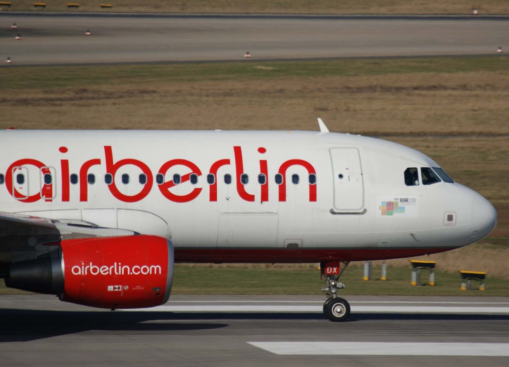 Air Berlin, D-ABDX (Selm/Ruhr 2010)(aktuelle-AB-Lackierung), Airbus A 320-200, 2010.03.03, DUS, Dsseldorf, Germany