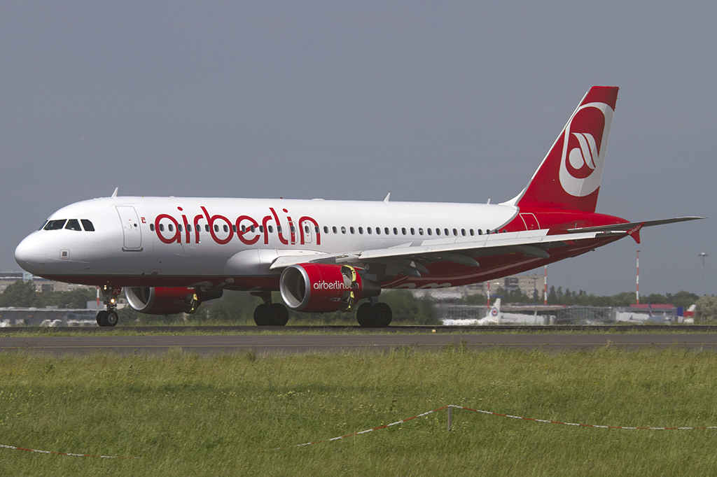 Air Berlin, D-ABFC, Airbus, A320-214, 11.06.2010, SXF, Berlin-Schnefeld, Germany 


