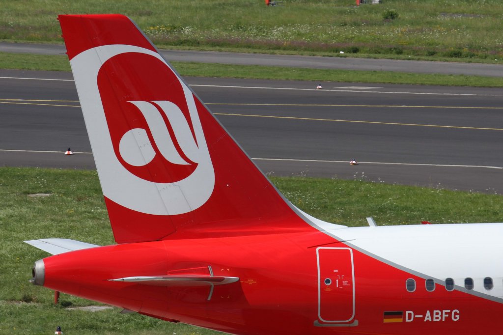 Air Berlin, D-ABFG, Airbus, A 320-200 (Seitenleitwerk/Tail), 11.08.2012, DUS-EDDL, Dsseldorf, Germany 