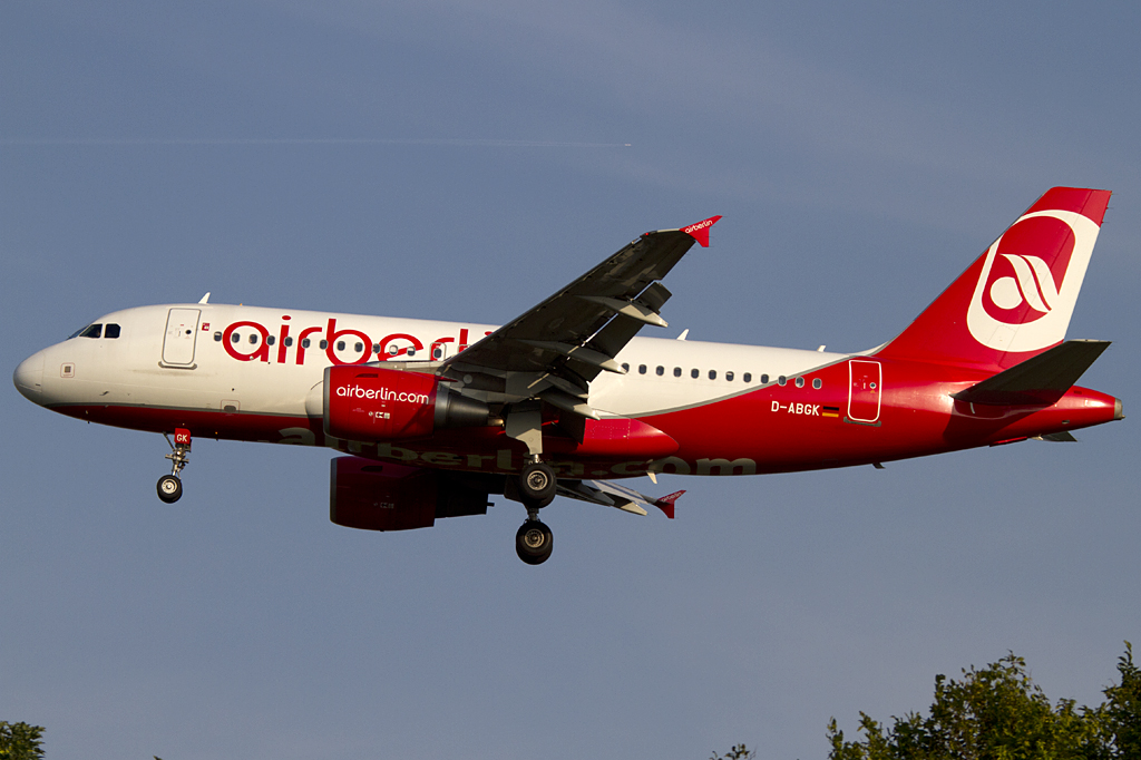 Air Berlin, D-ABGK, Airbus, A319-111, 07.06.2011, DUS, Dsseldorf, Germany 





