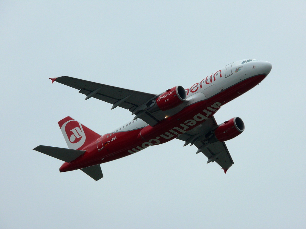 Air Berlin; D-ABGK; Airbus A319-112. Flughafen Dsseldorf. 10.05.2010.