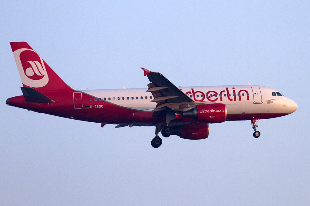 Air Berlin, D-ABGO, Airbus, A319-112, 14.10.2010, FRA, Frankfurt, Germany 




