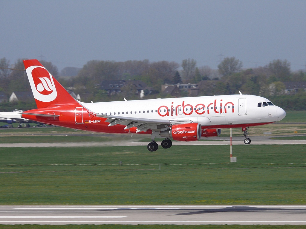 Air Berlin; D-ABGP; Airbus A319-112. Flighafen Dsseldorf. 09.04.2011.