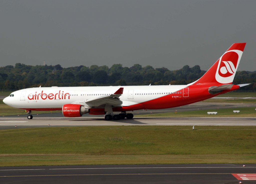 Air Berlin, D-ALPA, (aktuelle-AB-Lackierung), Airbus A 330-200, 2009.09.09, DUS, Dsseldorf, Germany