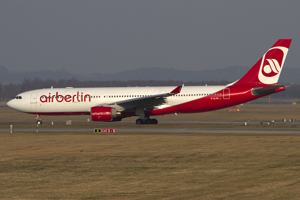 Air Berlin, D-ALPB, Airbus, A330-223, 21.03.2012, MUC, Mnchen, Germany 






