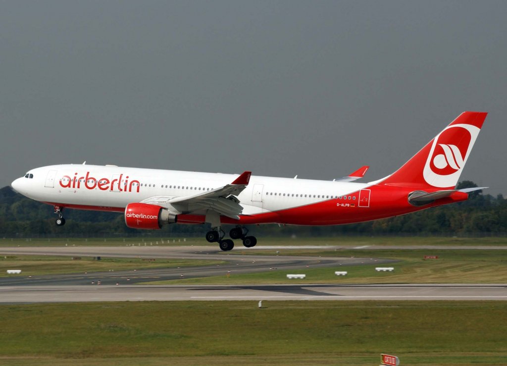Air Berlin, D-ALPB (aktuelle-AB-Lackierung), Airbus A 330-200, 2009.09.09, DUS, Dsseldorf, Germany