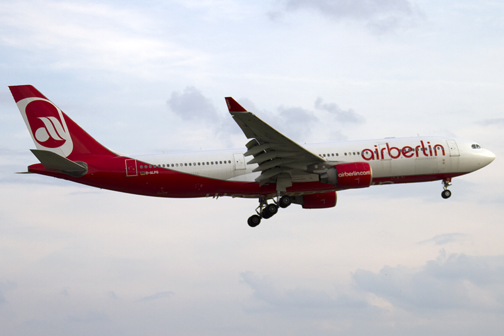 Air Berlin, D-ALPG, Airbus, A330-223, 04.04.2011, DUS, Dsseldorf, Germany



