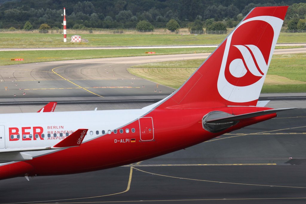 Air Berlin, D-ALPI, Airbus, A 330-200 (Seitenleitwerk/Tail), 11.08.2012, DUS-EDDL, Dsseldorf, Germany 
