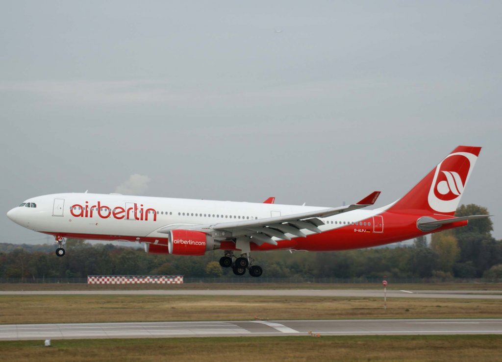 Air Berlin, D-ALPJ (aktuelle-AB-Lackierung), Airbus A 330-200, 2009.10.24, DUS, Dsseldorf, Germany