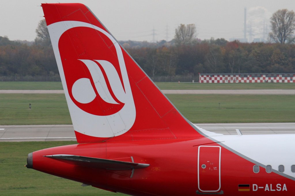 Air Berlin, D-ALSA, Airbus, A 321-200 (Seitenleitwerk/Tail), 10.11.2012, DUS-EDDL, Dsseldorf, Germany

