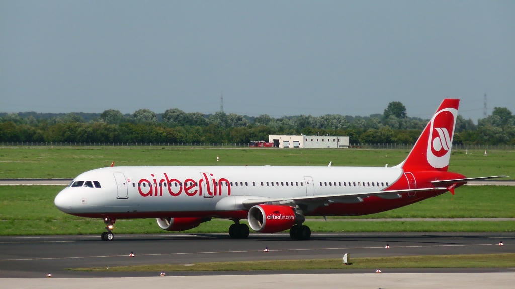 Air Berlin D-ALSA, Airbus A321, in DUS am 6.9.10
