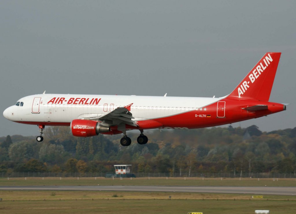 Air Berlin, D-ALTK (mittlere-AB-Lackierung), Airbus A 320-200, 2009.10.24, DUS, Dsseldorf, Germany