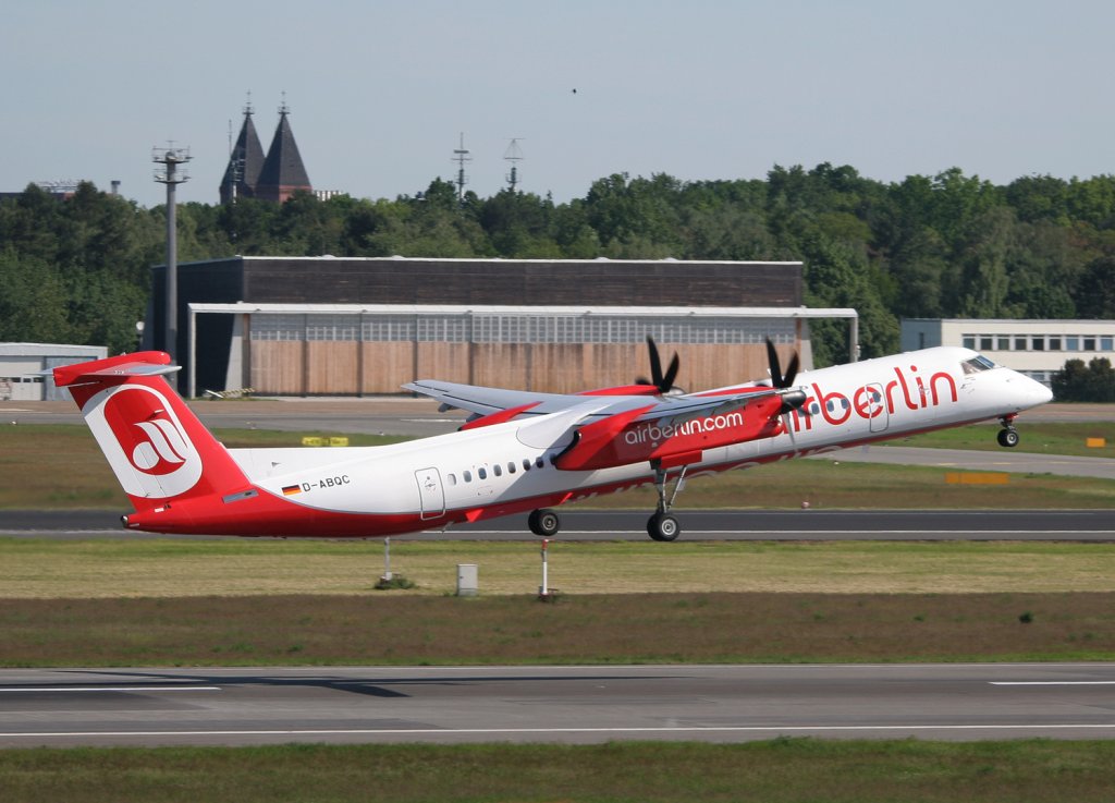 Air Berlin De Havilland Canada DHC-8-402Q D-ABQC beim Start in Berlin-Tegel am 03.06.2010