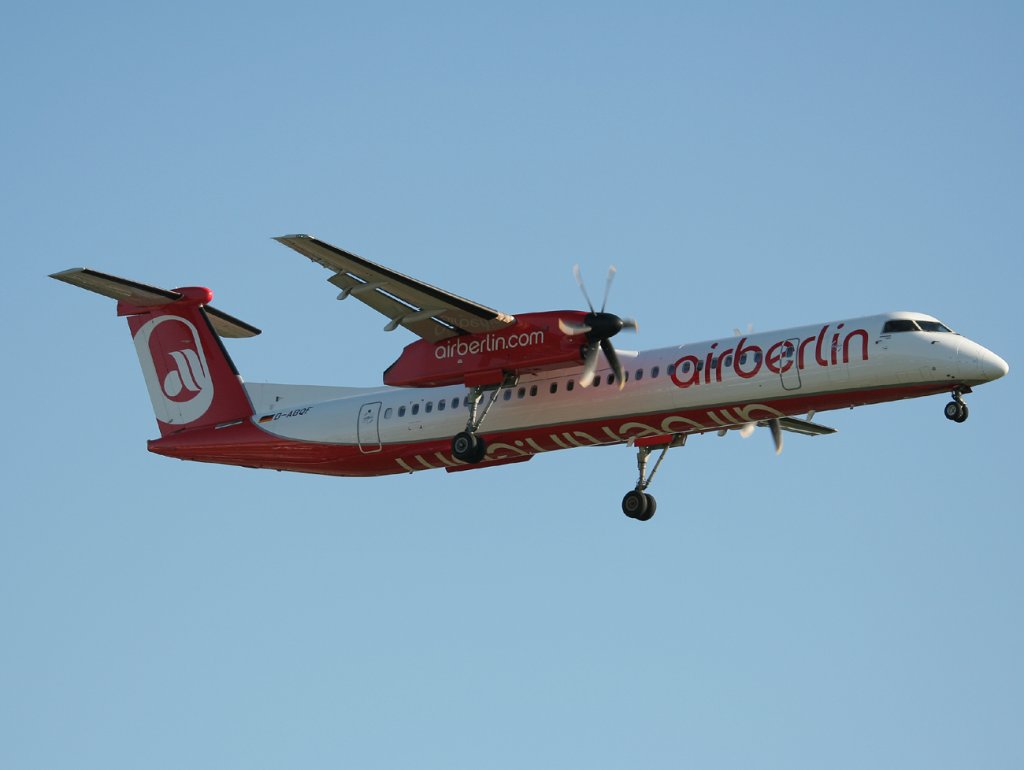 Air Berlin De Havilland Canada DHC-8-402Q D-ABQF kurz vor der Landung in Berlin-Tegel am 30.09.2011