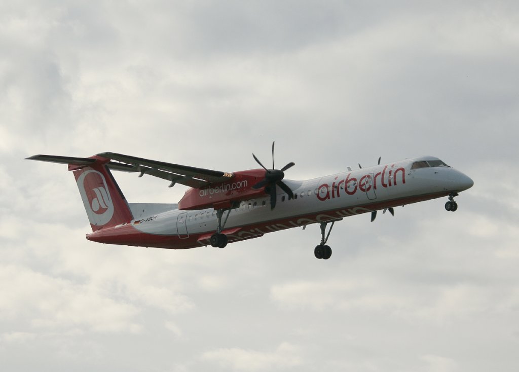 Air Berlin De Havilland Canada DHC-8-402Q D-ABQH kurz vor der Landung in Berlin-Tegel am 09.06.2012