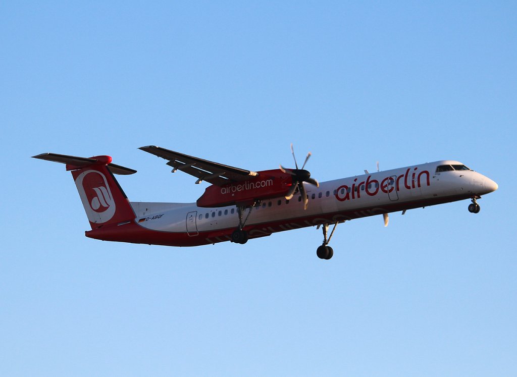 Air Berlin De Havilland Canada DHC-8-402Q D-ABQF bei der Landung in Berlin-Tegel am 01.03.2013