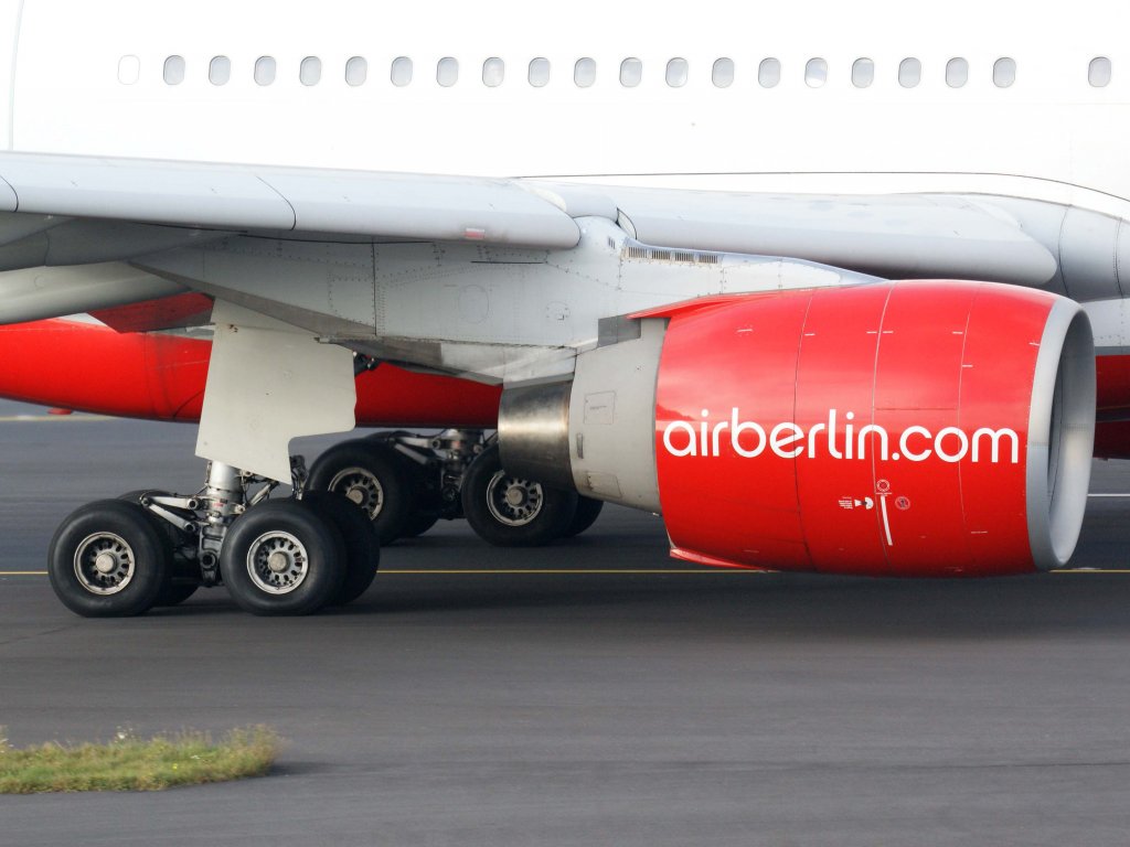 Air Berlin (ex LTU), D-ALPD, Airbus A 330-200 (Triebwerk/Engine & Fahrwerk/Landing Gear), 13.11.2011, DUS-EDDL, Dsseldorf, Germany 

