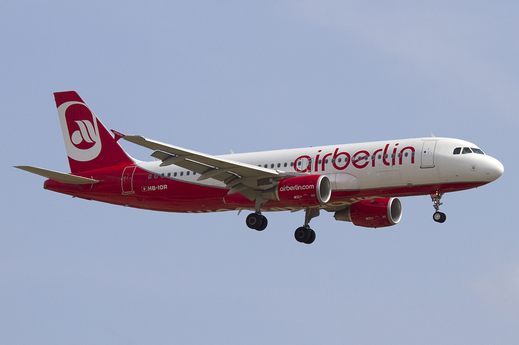Air Berlin, HB-IOR, Airbus, A320-214, 06.09.2010, BCN, Barcelona, Spain 




