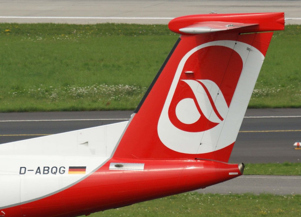 Air Berlin (LGW), D-ABQG, DHC 8Q-400 (Seitenleitwerk/Tail), 28.07.2011, DUS-EDDL, Dsseldorf, Germany 

