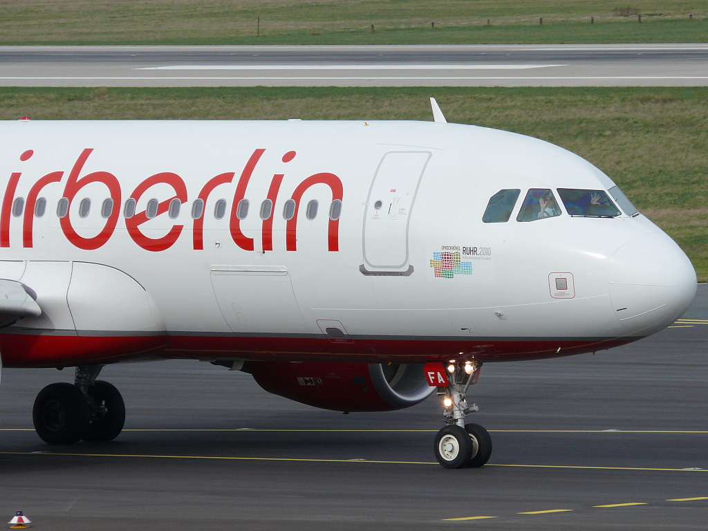 Air Berlin  Ruhr 2010;Sprockhvel ; D-ABFA; Airbus 320. Flughafen Dsseldorf. 02.04.2010.