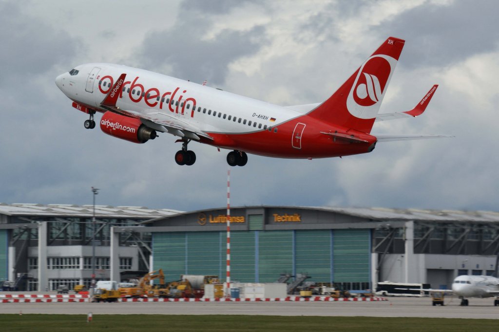 Air Berlin (TUIfly), D-AHXH, Boeing, 737-700 wl, 21.04.2012, STR-EDDS, Stuttgart, Germany 

