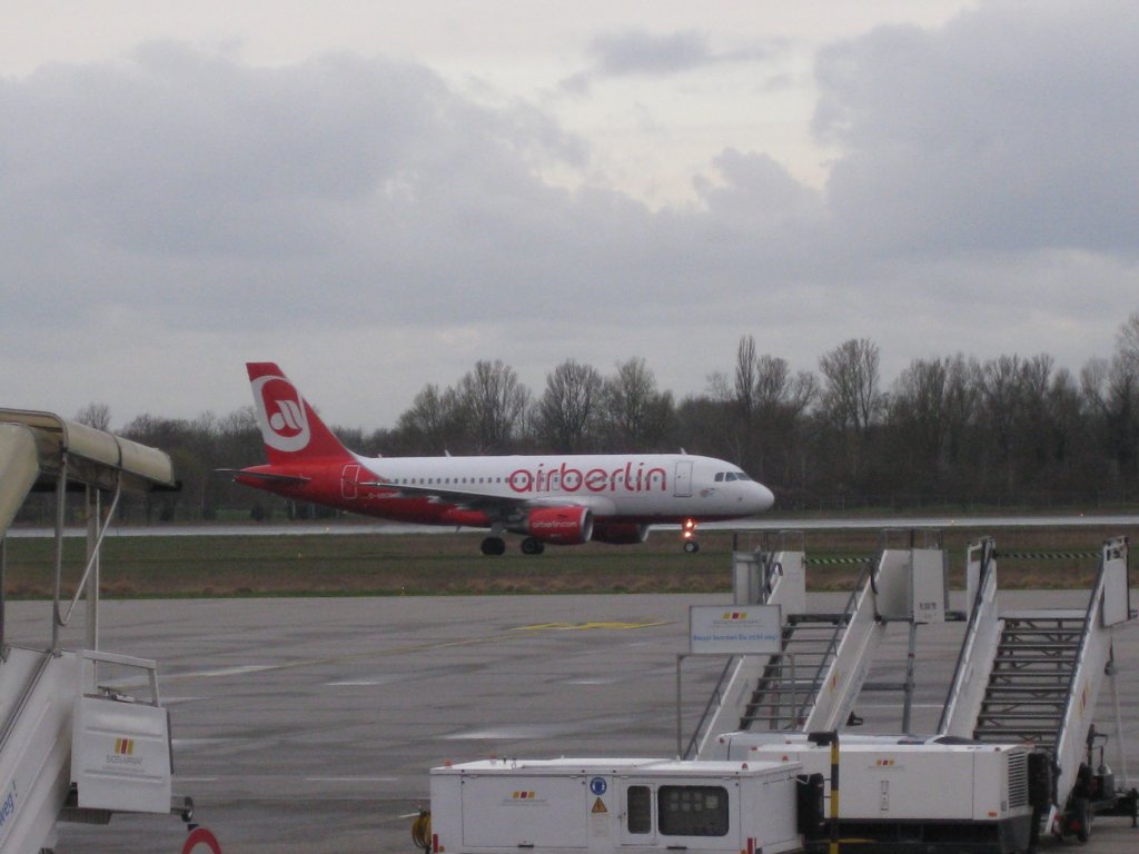 Air Berlin
Airbus A319
Flughafen Karlsruhe/Baden-Baden (FKB)
1. April 2010