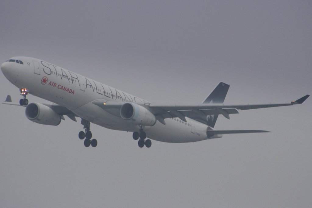 Air Canada 
Airbus A330-343X 
C-GHLM 
Frankfurt
04.01.11