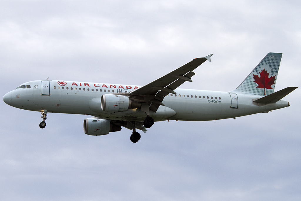 Air Canada, C-FDQV, Airbus, A320-211, 25.08.2011, YUL, Montreal, Canada


