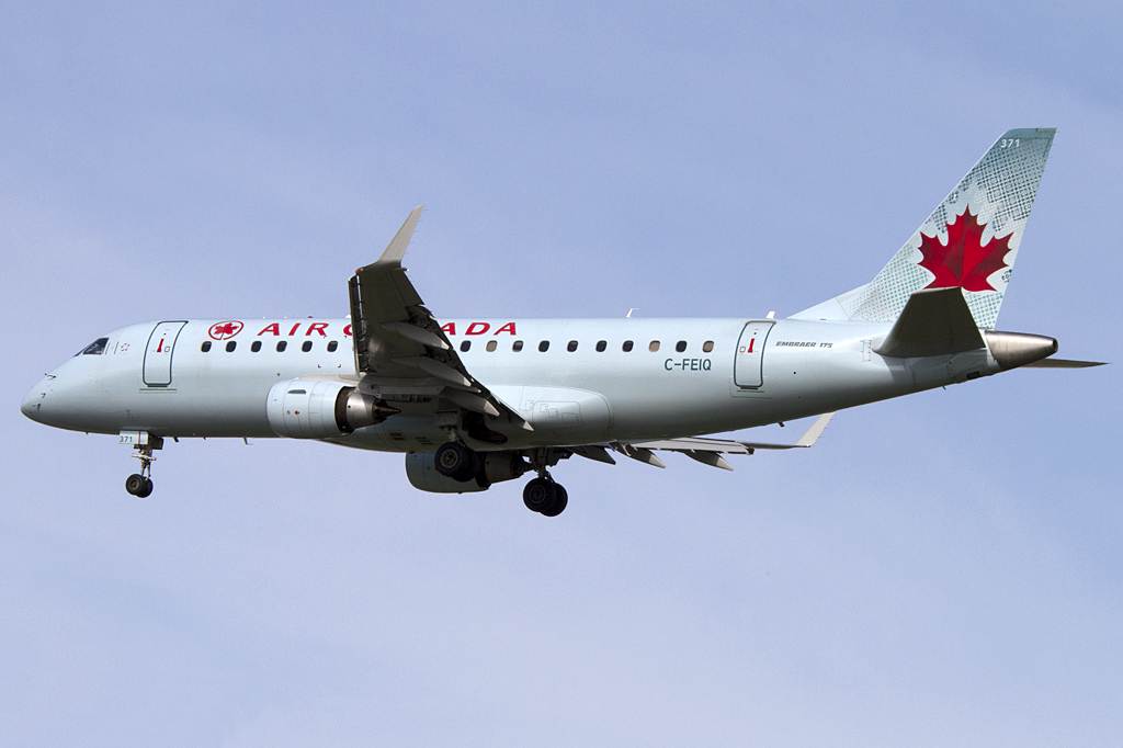 Air Canada, C-FEIQ, Embraer, EMB-175, 25.08.2011, YUL, Montreal, Canada




