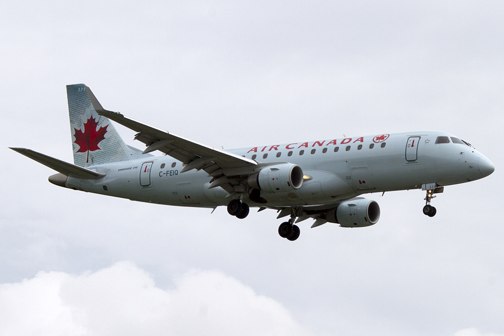 Air Canada, C-FEIQ, Embraer, ERJ-175, 04.09.2011, YYZ, Toronto, Canada 




