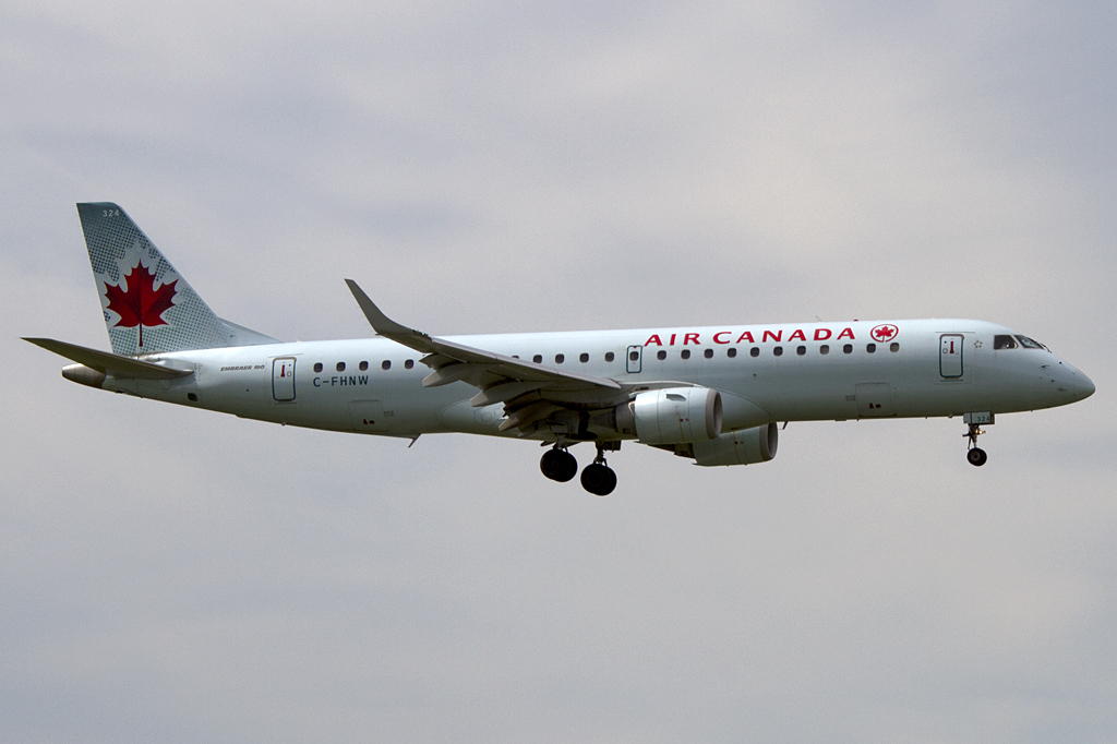 Air Canada, C-FHNW, Embraer, EMB-190AR, 31.08.2011, YUL, Montreal, Canada



