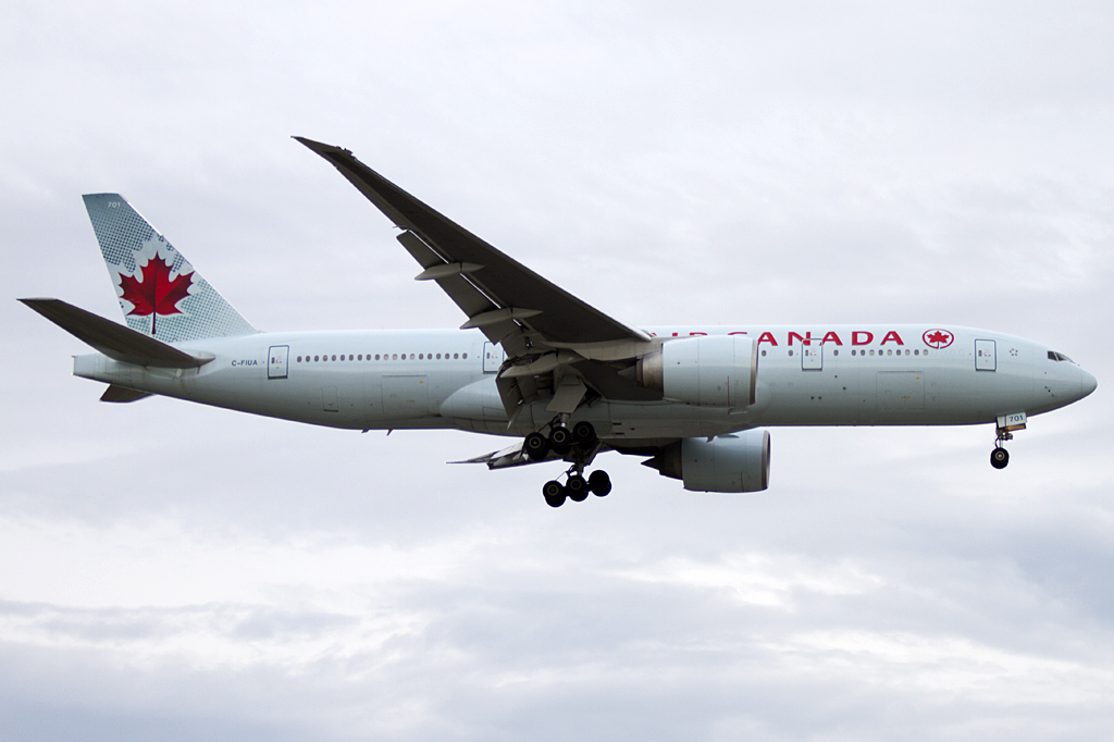 Air Canada, C-FIUA, Boeing, B777-233ER, 04.09.2011, YYZ, Toronto, Canada 

