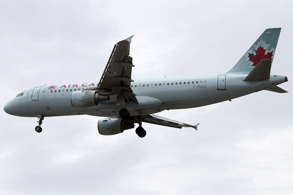 Air Canada, C-FNVU, Airbus, A320-211, 04.09.2011, YYZ, Toronto, Canada 

