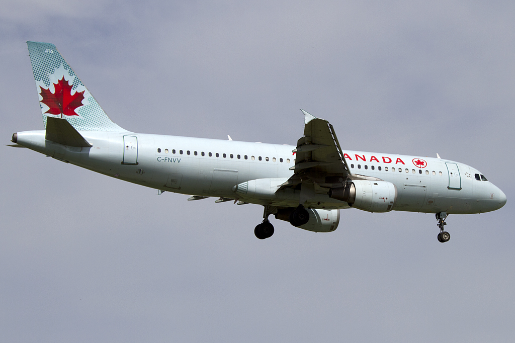 Air Canada, C-FNVV, Airbus, A320-211, 31.08.2011, YUL, Montreal, Canada



