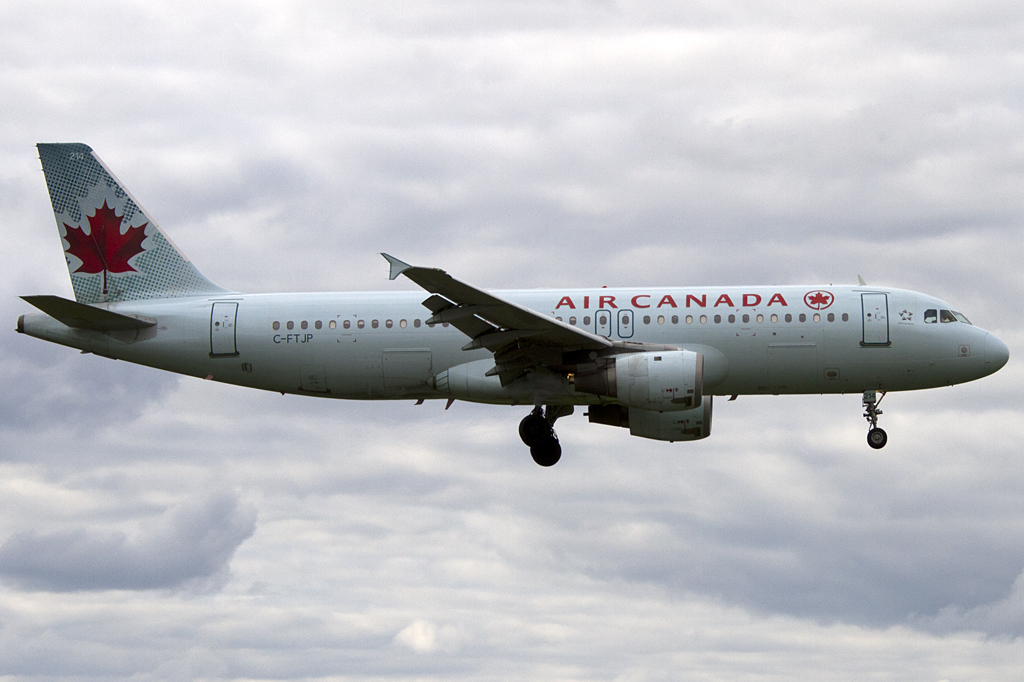 Air Canada, C-FTJP, Airbus, A320-211, 06.09.2011, YUL, Montreal, Canada 





