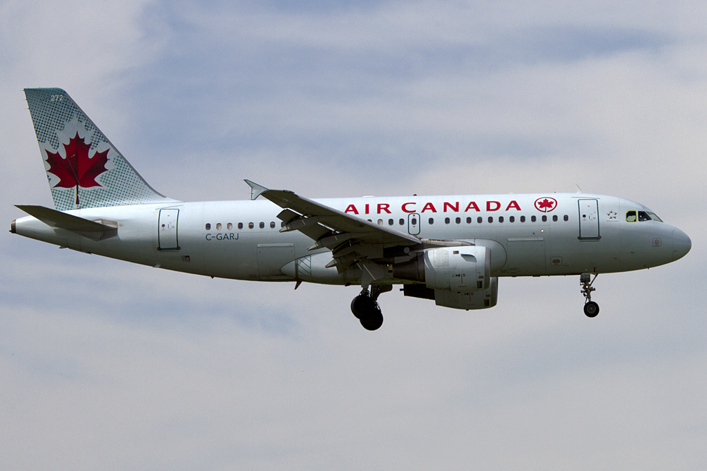 Air Canada, C-GARJ, Airbus, A319-114, 31.08.2011, YUL, Montreal, Canada



