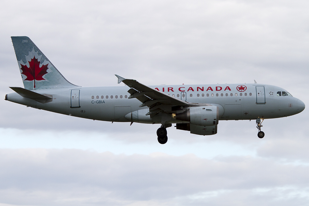 Air Canada, C-GBIA, Airbus, A319-114, 24.08.2011, YUL, Montreal, Canada 

