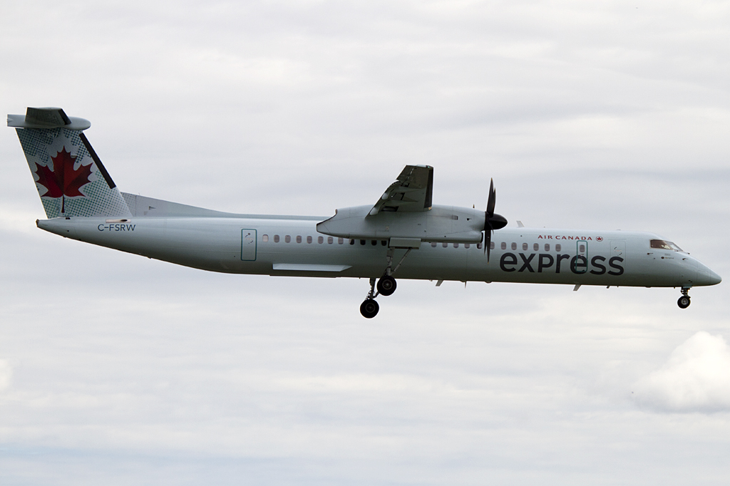 Air Canada - Express, C-FSRW, deHavilland, DHC-8-402Q Dash 8, 24.08.2011, YUL, Montreal, Canada 




