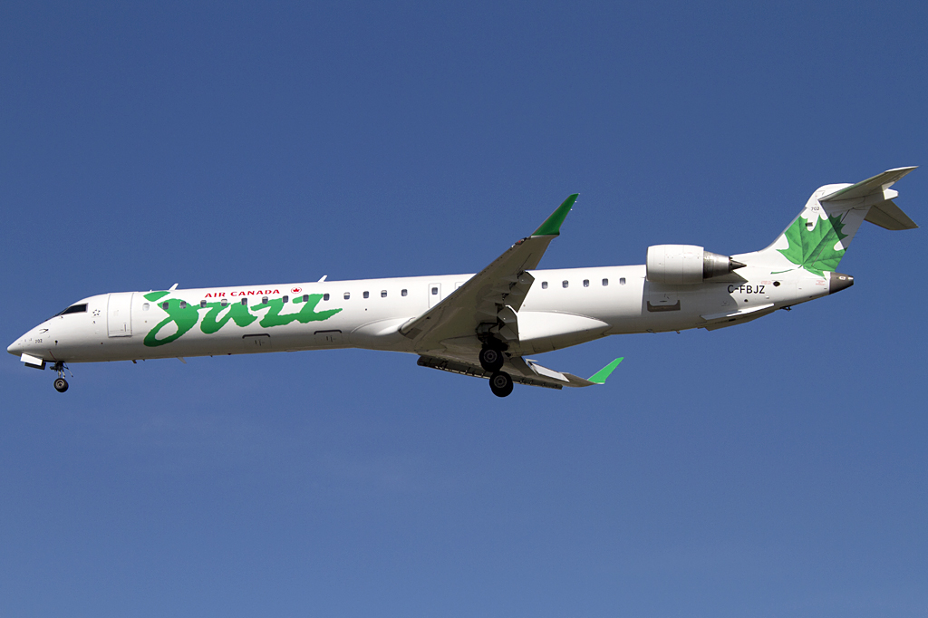 Air Canada - Jazz, C-FBJZ, Bombardier, CRJ-705ER, 24.08.2011, YUL, Montreal, Canada 




