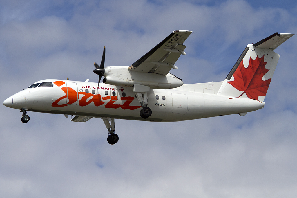 Air Canada - Jazz, C-FGRY, deHavilland, DHC-8-102 Dash 8, 24.08.2011, YUL, Montreal, Canada


