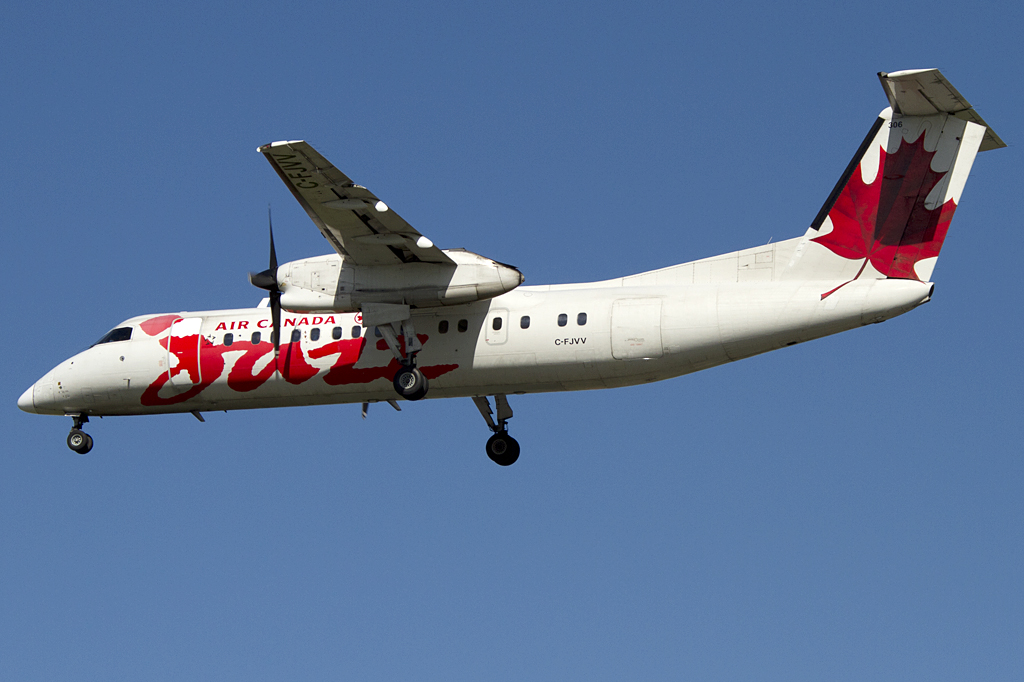 Air Canada - Jazz, C-FJVV, deHavilland, DHC-8-311 Dash 8, 24.08.2011, YUL, Montreal, Canada 





