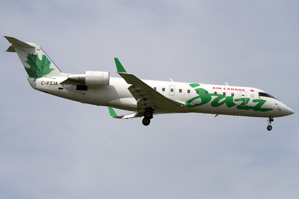 Air Canada - Jazz, C-FKJA, Bombardier, CRJ-200ER, 31.08.2011, YUL, Montreal, Canada 

